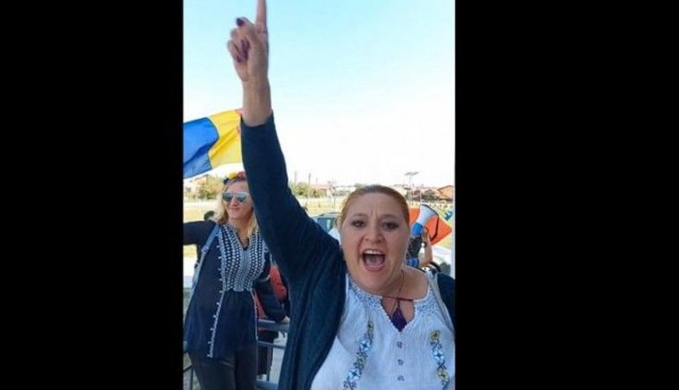 Az egész szenátus szív Şoşoacă szenátor asszony járványtagadó ostobaságai miatt