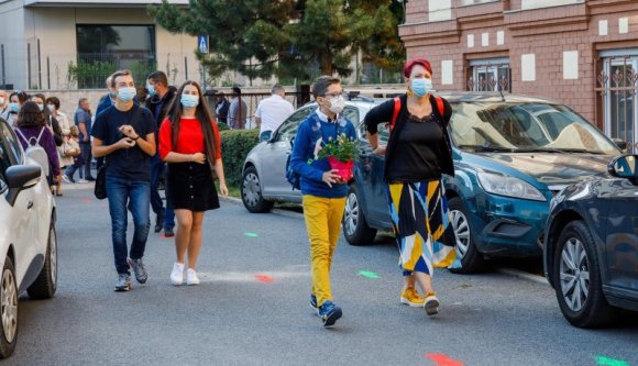 Az már biztos, hogy egy hét múlva kezdődik az iskola, csak az nem, hogy online vagy offline