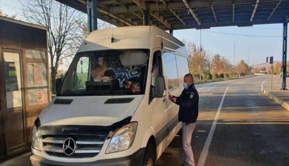 Ezekkel a feltételekkel lehet utazni a hétvégétől Magyarországról Romániába