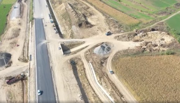 Ilyen nincs: 95 százalékban elkészült autópálya szerződését bontaná fel a CNAIR