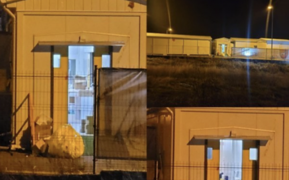 Eszelős: egy covidosok számára kialakított mobil kórház pácienseinek azért kell fagyoskodniuk, hogy fel ne robbanjanak