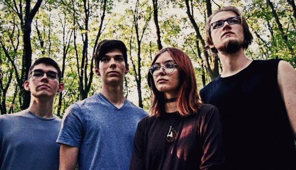 „A zenénk alapvetően rock, szóval van rá esély, hogy összeszedjünk egy-két rajongót” – Mock Surprise-interjú