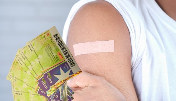 Több százezer étkezési utalvány várja, hogy a frissen oltottak felmarkolják őket