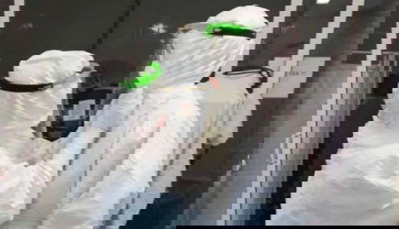 Akkora a baj a koronavírus miatt, hogy felfüggesztik az egészségügyi dolgozók szabadságolását