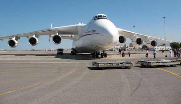 Nem akármilyen délután volt ez: Romániában landolt a világ legnagyobb repülőgépe (VIDEÓval)