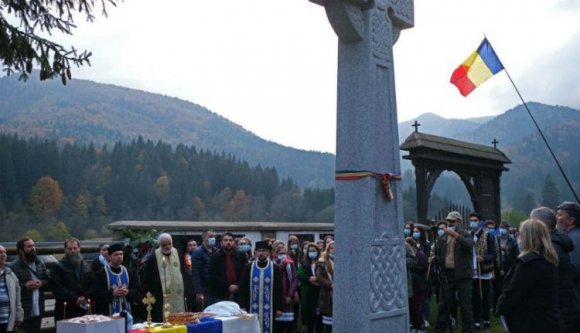 Itt az újabb pofára esés: semmi köze Dormánfalvának az úzvölgyi katonatemetőhöz