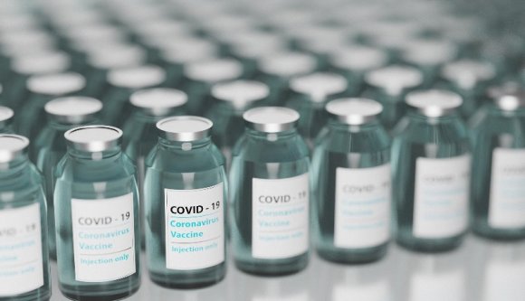 A szükség nagy úr: majdnem abszolút rekordot döntött az első dózist kérők száma az oltópontokon