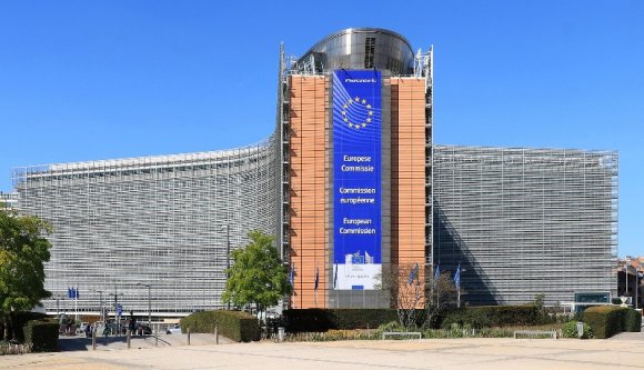 Románia most épp kettő dologban sáros az Európai Bizottság előtt