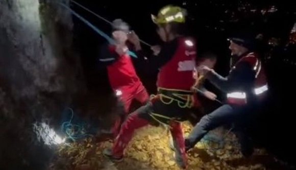 Ha Brassóban jár, jobb, ha nem mászik fel részegen a Cenkre, ha nem akar száz métert gurulni lefelé