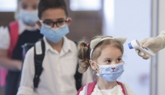 Iskolai járványszámok: több mint 32 ezer diák, 8 ezer pedagógus és iskolai alkalmazott fertőződött meg