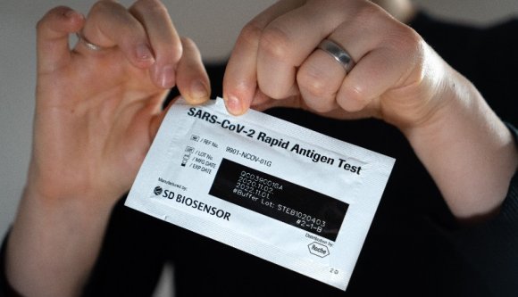 Lehet, hogy a tanárok is levezényelhetik a „nyáltesztelést”, csakhogy a tanárok nagy része nem akarja