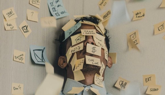 A romániai munkavállalók fele már ki van égve, de még mindig nincs vége a stresszes járványnak