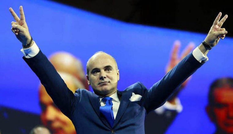 Rareș Bogdan az ifjú liberálisoknak: mosakodjatok naponta, ne hetente, ahogy Brüsszel kéri
