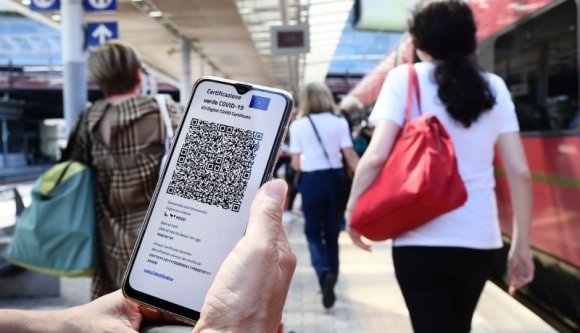 Még egy extra feladatot varr az utazók nyakába a járvánnyal szembeni védekezés