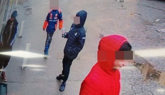 Brutális: gyerekek kegyetlenkedtek egy hajléktalannal karácsony éjszakáján (VIDEÓval)