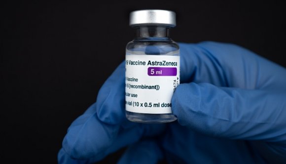 Jó hír az AstraZeneca oltóanyag híveinek: hamarosan kapunk még egy utolsó szállítmányt a szerből