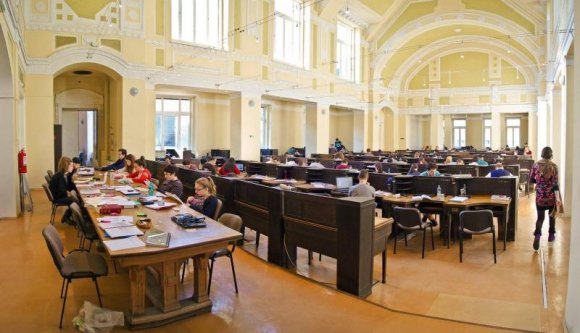 Jó hír: ingyenesen használhatják a hallgatók az összes egyetemi könyvtárat