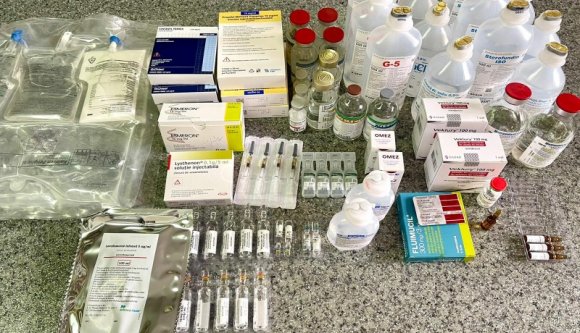 Döbbenet: ekkora adag gyógyszer szükséges egy nap egy intenzív osztályra került koronavírus-fertőzött kezeléséhez