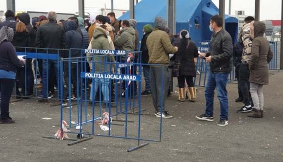 Nincs kecmec: ezrével küldik karanténba az oltatlan, teszt nélkül érkező beutazókat