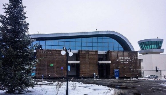 Harminc utastársának tette izgalmassá a karácsonyt egy pozitív teszttel utazó román vendégmunkás