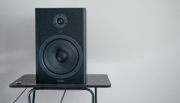 Túl hangos volt a karácsonyi zene egy férfinál, a szomszédja beszólt, így hát megölte