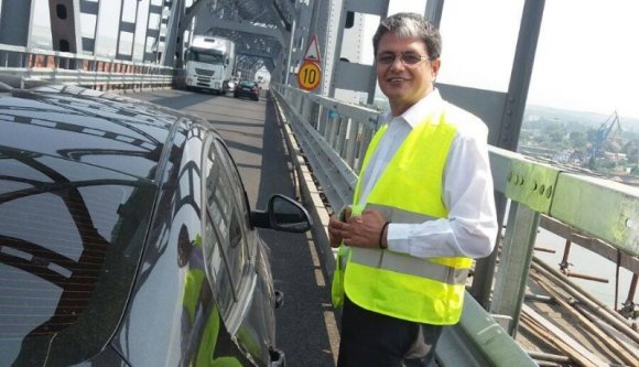 Szabadidejében hobbipapként szolgál Istennek a következő digitalizációért felelős miniszter