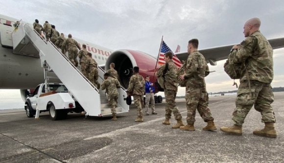 Melegszik a pite: Biden és Macron is csapatokat küldene Romániába az orosz-ukrán konfliktus elmérgesedése miatt