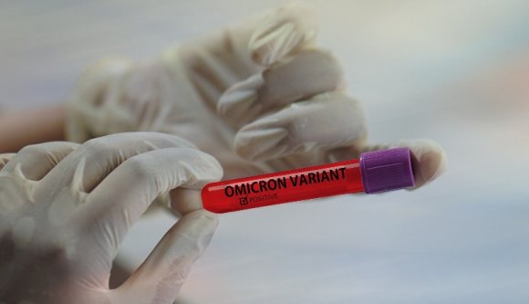 Az ötödik hullám elkezdődött, főszereplője az omikron, viszont a karantén rövidebb lesz