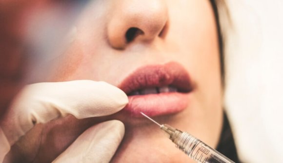 Bővül a szélhámosok köre: anya és lánya vígan álorvoskodott, míg el nem vitte őket a rendőrség