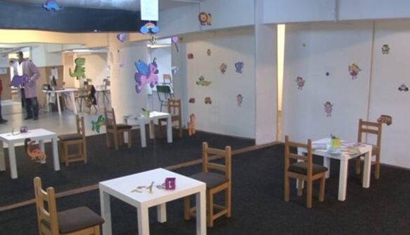 Kezdődik az 5-11 évesek koronavírus elleni oltása, az illetékesek igyekeznek eloszlatni az aggodalmakat