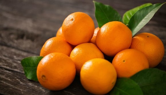 Már a naranccsal is csalnak? Nem csak túl sok rovarirtó volt benne, de a származási helyet is hibásan tüntették fel