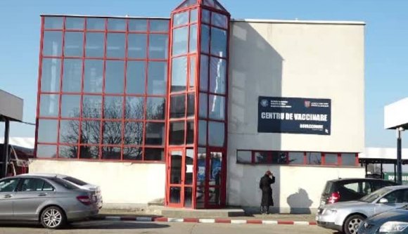 Beismerték tettüket a petei határátkelőnél több ezer hamis oltási igazolást kiállító egészségügyi dolgozók, így szabadlábra kerü