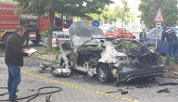 A belügyminiszter beismerte: még sehogy sem áll a nyomozás a májusban felrobbantott aradi üzletember ügyében