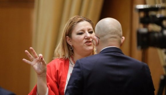 Előkerült a régi lemez, miszerint Arafat nem román, költözzön inkább haza – Ezúttal nem maradt büntetlenül