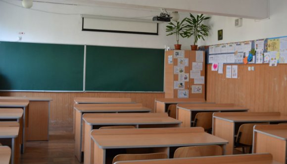 Nincs kecmec, ha túl sokan kerülnek kórházba, jön az online oktatás