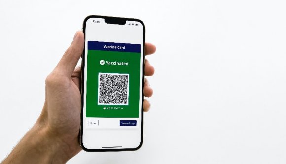 A fejesek külön-külön támogatják a munkahelyi zöld igazolást, együtt mégsem jutnak dűlőre