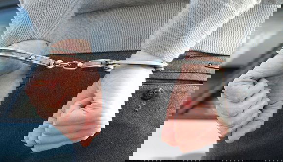 Kidobta a harmadik emeletről élettársát egy fiatalember