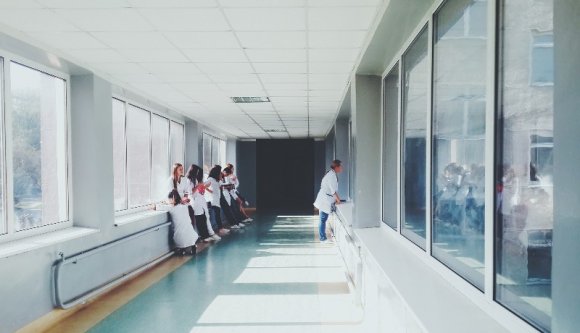 Egy francia orvos megkéselte marokkói kollégáját Kolozsváron