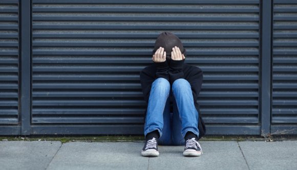 Sok országban nagy a szegény fiatalok aránya, de Románia ebben is élen áll az EU-ban