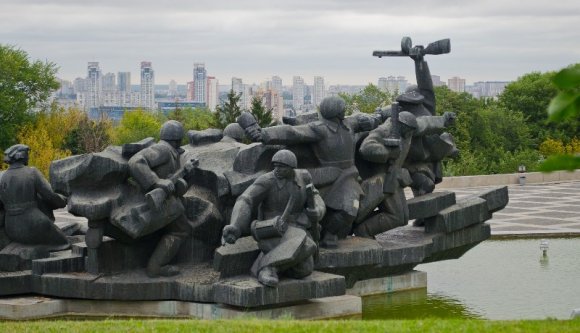 Ukrajnára figyel a világ: egyre több ország hívja haza külképviseleti dolgozóit, köztük Románia is