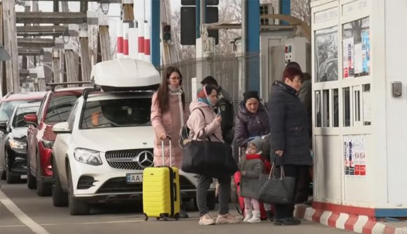Egy nap alatt több mint tízezer menekült érkezett Ukrajnából Romániába