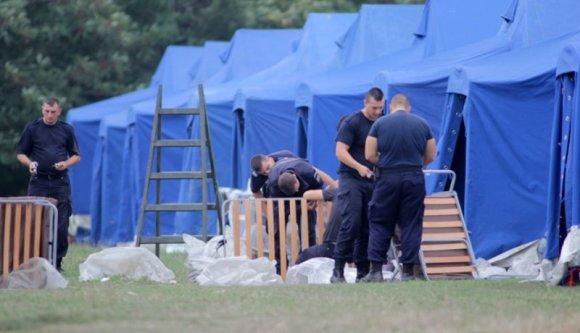 A kormány már felleltározta, hol alakíthat ki menekülttáborokat, ha támadnak az oroszok