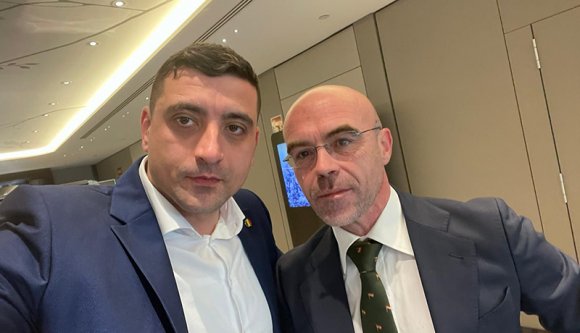 Jó nagyot hazudott George Simion: nem részt vett a konzervatívok madridi találkozóján, hanem kidobták onnan