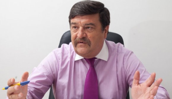 Mindenre is jó: a DNA által is „megvendégelt” volt PSD-s alkotmánybíró felel az útépítésekért