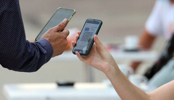 Most akkor érvényes két oltással a védettségi igazolvány vagy sem?