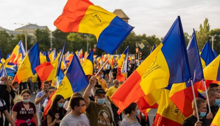 A szavazásra jogosultaknak már a kétharmada támogatna egy nacionalista, a vallásos értékeket hirdető pártot