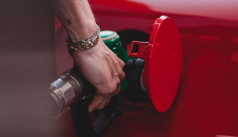 Mégse lesz semmi az üzemanyagárak állami csökkentéséből