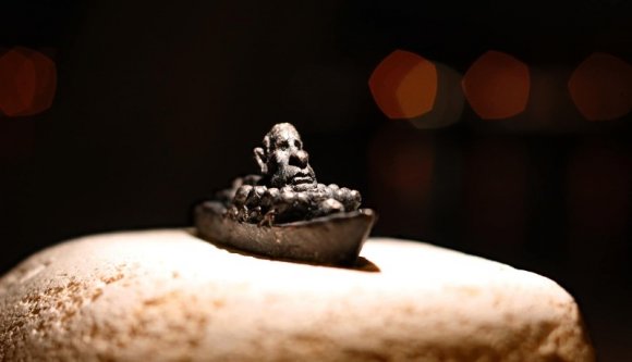 Miniszobor készült az orosz hadihajóról, amit a Kígyó-sziget védői melegebb éghajlatra küldtek (VIDEÓ)