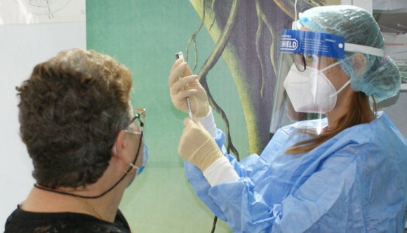 Bezárják az oltópontokat, júliustól csak a háziorvosnál lehet vakcinát kérni koronavírus ellen