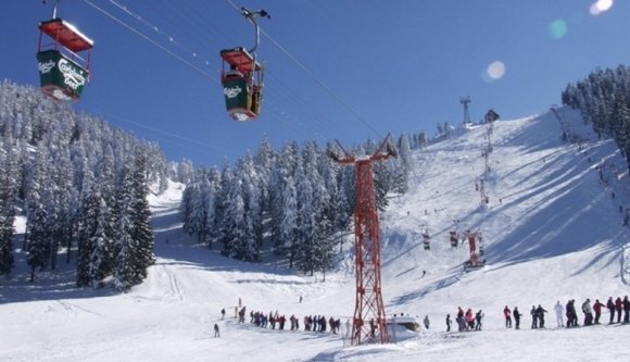 Hát persze, hogy még a brassópojánai sífelvonót sem sikerült korrupciómentesen működtetni